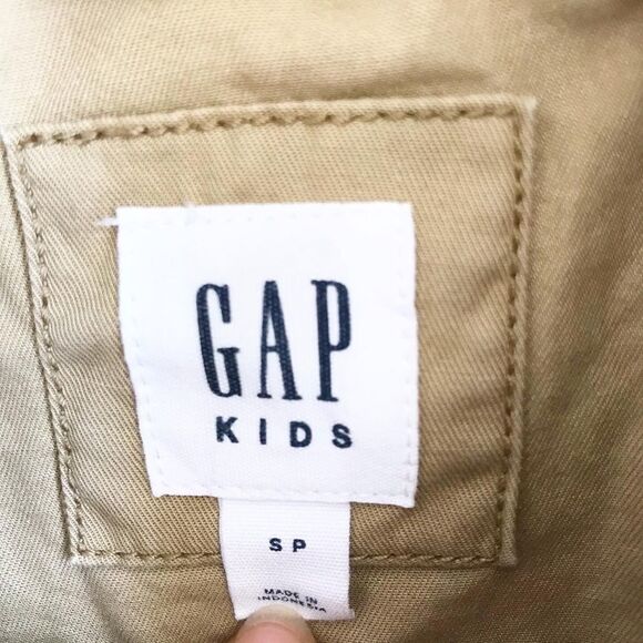 Gapkids NWT beige trench coat w/belt S(6-7Y) - Picture 4 of 5